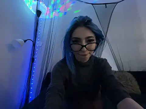 Snapshot of AriaVoss chatting on 01-11-25, 10:18 AriaVoss online show from 01-11-25, 10:18