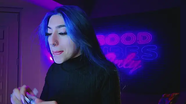 Snapshot of AriaVoss chatting on 01-14-25, 09:30 AriaVoss online show from 01-14-25, 09:30