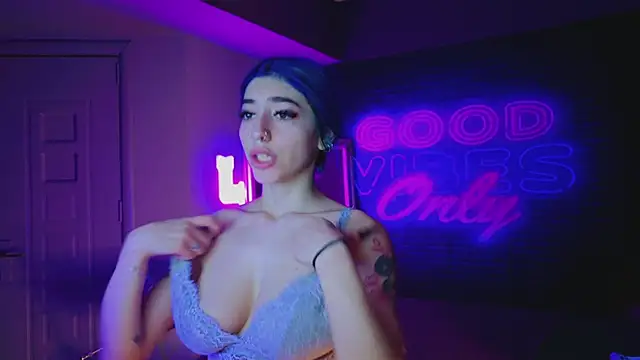 Snapshot of AriaVoss chatting on 01-30-25, 08:42 AriaVoss online show from 01-30-25, 08:42