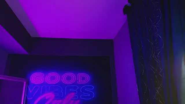 Snapshot of AriaVoss chatting on 01-31-25, 03:20 AriaVoss online show from 01-31-25, 03:20