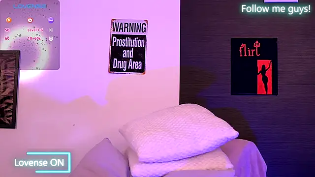 Snapshot of AriaVoss chatting on 09-18-25, 07:05 AriaVoss online show from 09-18-25, 07:05