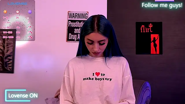 Snapshot of AriaVoss chatting on 09-20-25, 07:48 AriaVoss online show from 09-20-25, 07:48