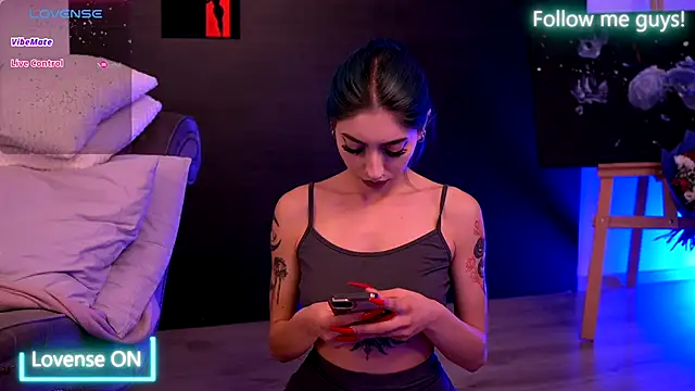 Snapshot of AriaVoss chatting on 09-25-25, 08:45 AriaVoss online show from 09-25-25, 08:45