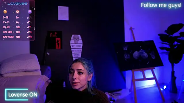 Snapshot of AriaVoss chatting on 10-22-25, 09:36 AriaVoss online show from 10-22-25, 09:36