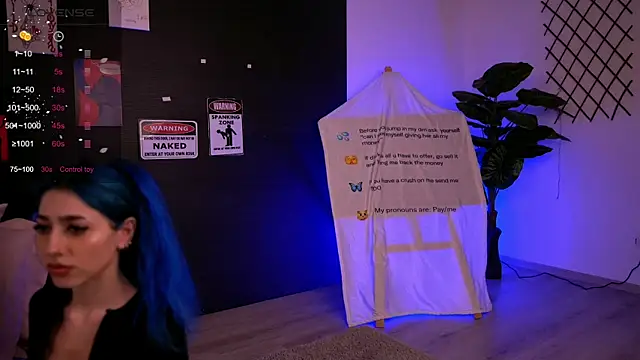 Snapshot of AriaVoss chatting on 11-07-25, 10:32 AriaVoss online show from 11-07-25, 10:32