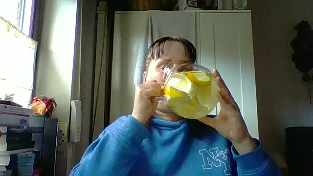  squirty cum lady  online show from 03-25-26, 07:14