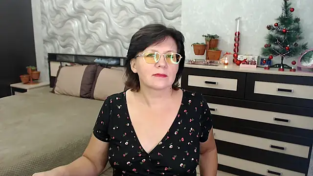 VitaCharm online show from 12-21-24, 05:40