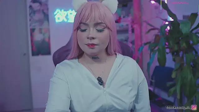 Snapshot of sensualkattt chatting on 09-12-25, 01:44 sensualkattt online show from 09-12-25, 01:44