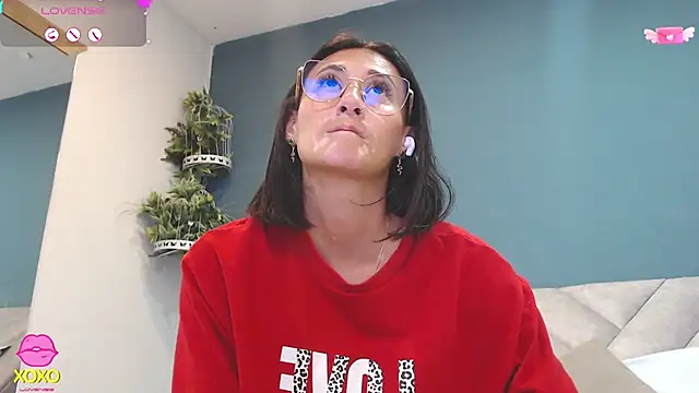 SharisWillian online show from 04-24-26, 03:20