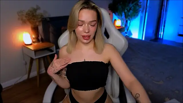 Lily Yin online show from 01-10-26, 05:42