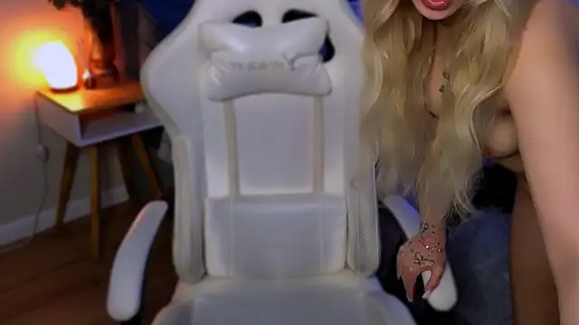 Lily Yin online show from 04-24-26, 05:43