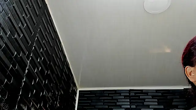 DaianaLutz online show from 11-18-25, 02:54