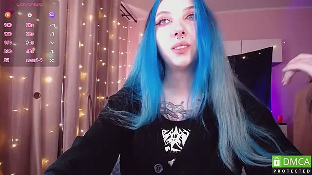 JustMeowGirl online show from 11-14-25, 04:44