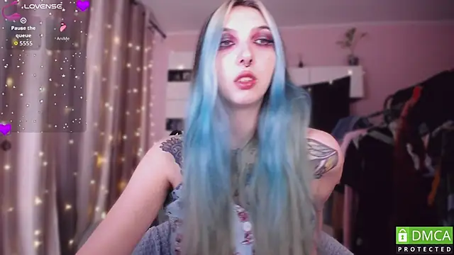 Snapshot of JustMeowGirl chatting on 03-15-26, 05:46 JustMeowGirl online show from 03-15-26, 05:46
