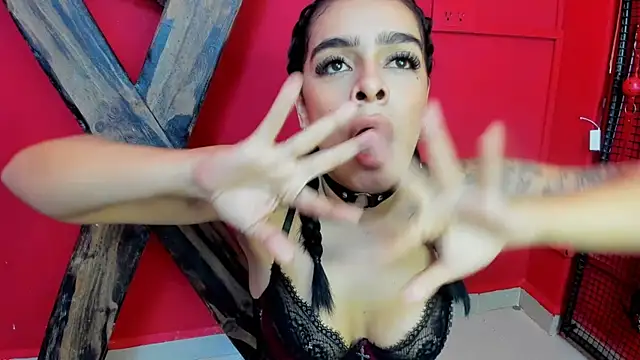 Foxy Assh  online show from 06-12-26, 06:34
