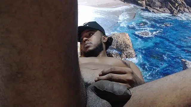 Snapshot of gavi_19cm chatting on 10-31-25, 04:52 gavi 19cm online show from 10-31-25, 04:52