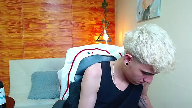 Snapshot of Bastiaan_28 chatting on 12-11-24, 07:31 Bastiaan 28 online show from 12-11-24, 07:31