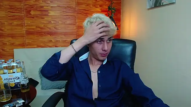 Snapshot of Bastiaan_28 chatting on 12-12-24, 06:14 Bastiaan 28 online show from 12-12-24, 06:14