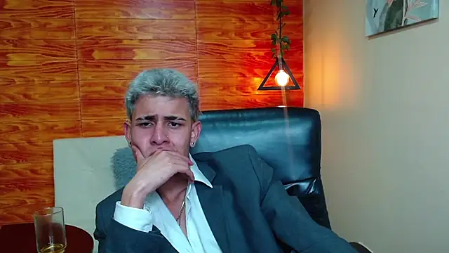 Snapshot of Bastiaan_28 chatting on 12-18-24, 09:04 Bastiaan 28 online show from 12-18-24, 09:04