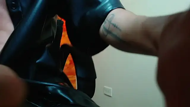 Snapshot of Bastiaan_28 chatting on 12-24-24, 08:22 Bastiaan 28 online show from 12-24-24, 08:22