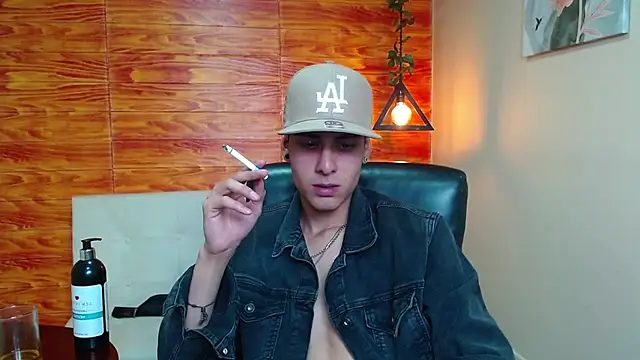 Snapshot of Bastiaan_28 chatting on 01-04-25, 11:43 Bastiaan 28 online show from 01-04-25, 11:43