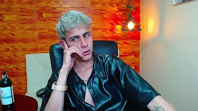 Snapshot of Bastiaan_28 chatting on 01-05-25, 02:19 Bastiaan 28 online show from 01-05-25, 02:19