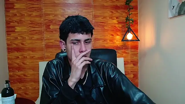 Snapshot of Bastiaan_28 chatting on 01-10-25, 09:55 Bastiaan 28 online show from 01-10-25, 09:55