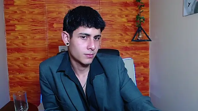 Snapshot of Bastiaan_28 chatting on 01-18-25, 06:45 Bastiaan 28 online show from 01-18-25, 06:45