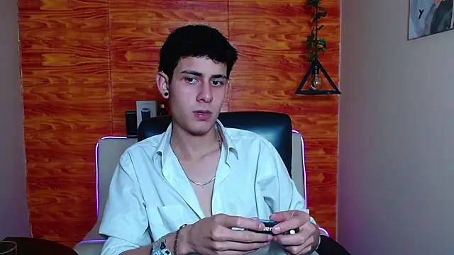 Snapshot of Bastiaan_28 chatting on 01-21-25, 02:33 Bastiaan 28 online show from 01-21-25, 02:33