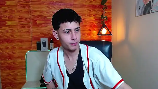 Snapshot of Bastiaan_28 chatting on 01-23-25, 03:26 Bastiaan 28 online show from 01-23-25, 03:26