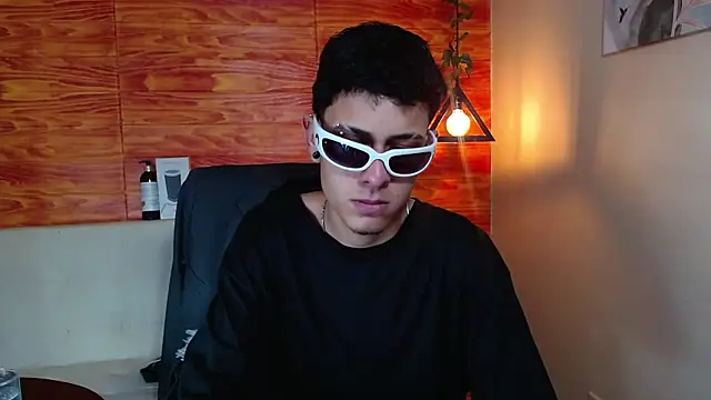 Snapshot of Bastiaan_28 chatting on 02-07-25, 07:29 Bastiaan 28 online show from 02-07-25, 07:29