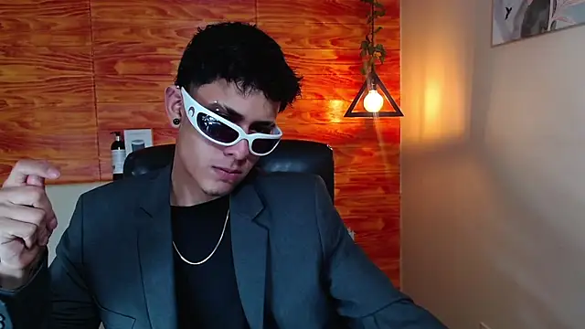 Snapshot of Bastiaan_28 chatting on 02-07-25, 10:29 Bastiaan 28 online show from 02-07-25, 10:29