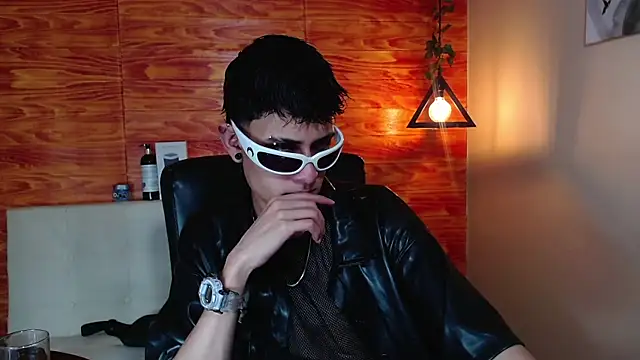 Snapshot of Bastiaan_28 chatting on 02-08-25, 03:19 Bastiaan 28 online show from 02-08-25, 03:19