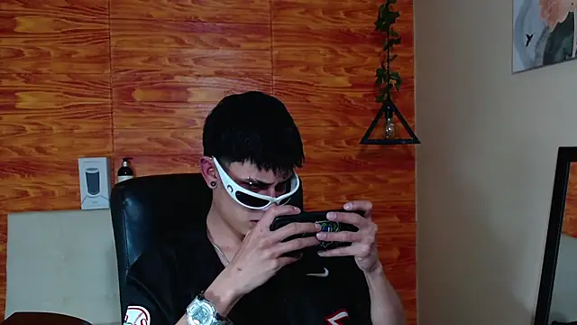 Snapshot of Bastiaan_28 chatting on 02-12-25, 06:19 Bastiaan 28 online show from 02-12-25, 06:19