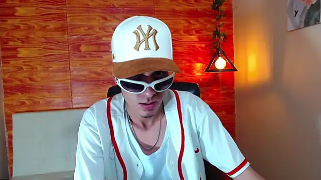 Snapshot of Bastiaan_28 chatting on 02-20-25, 05:44 Bastiaan 28 online show from 02-20-25, 05:44