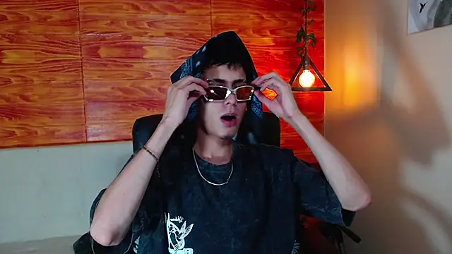 Snapshot of Bastiaan_28 chatting on 02-22-25, 03:56 Bastiaan 28 online show from 02-22-25, 03:56