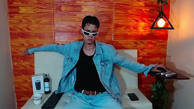 Snapshot of Bastiaan_28 chatting on 03-09-25, 02:29 Bastiaan 28 online show from 03-09-25, 02:29