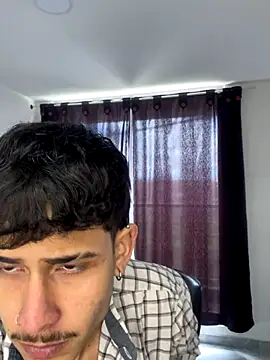 Snapshot of Bastiaan_28 chatting on 10-05-25, 04:49 Bastiaan 28 online show from 10-05-25, 04:49