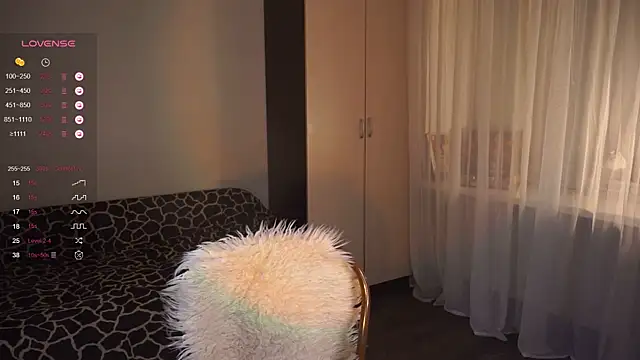 Snapshot of naiviv chatting on 09-21-25, 08:21 naiviv online show from 09-21-25, 08:21