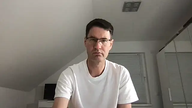 zxzx cam1 online show from 12-15-24, 09:53