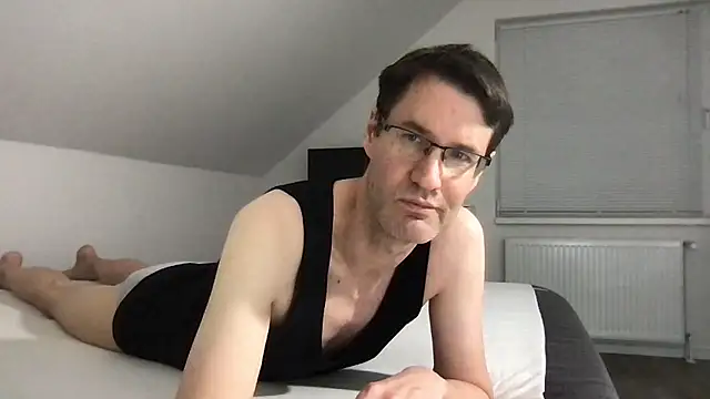 zxzx cam1 online show from 01-10-26, 06:31