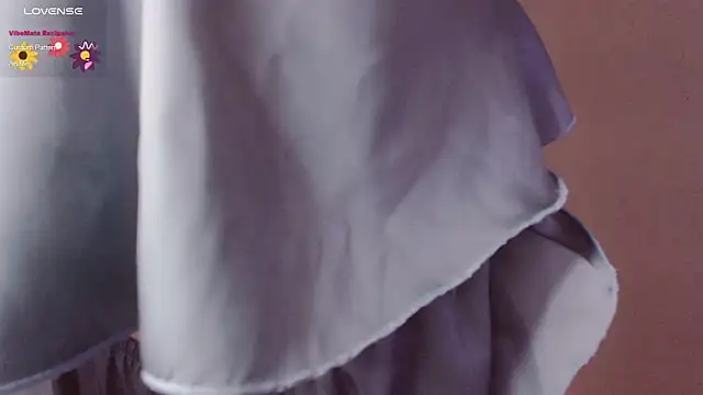 Snapshot of _OMO_ chatting on 01-09-26, 05:15 OMO online show from 01-09-26, 05:15