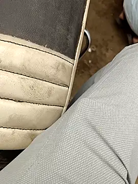 Snapshot of RajMHGayTraveler chatting on 10-22-25, 06:02 RajMHGayTraveler online show from 10-22-25, 06:02