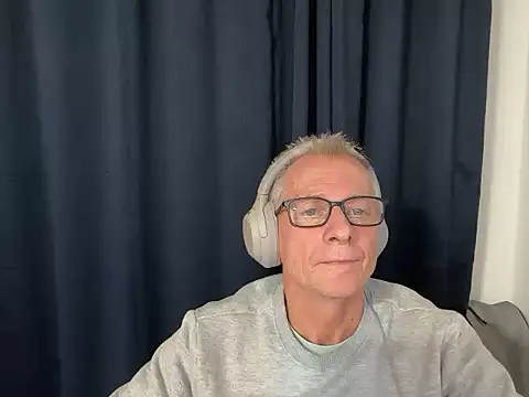 Snapshot of Alexwawapl chatting on 12-21-25, 08:16 Alexwawapl online show from 12-21-25, 08:16