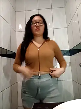 Snapshot of ladygmusic chatting on 11-16-25, 10:26 ladygmusic online show from 11-16-25, 10:26