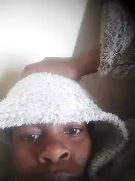 Snapshot of Sluttylesa chatting on 09-19-25, 06:37 Sluttylesa online show from 09-19-25, 06:37