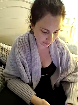 Snapshot of MilfyMrsRobinson chatting on 03-04-25, 12:50 MilfyMrsRobinson online show from 03-04-25, 12:50