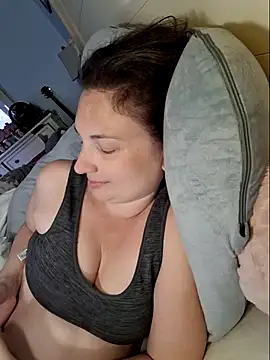 Snapshot of MilfyMrsRobinson chatting on 03-12-25, 09:13 MilfyMrsRobinson online show from 03-12-25, 09:13