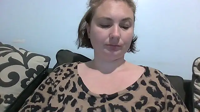 MilfyMrsRobinson online show from 01-06-26, 01:59