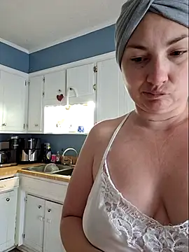 MilfyMrsRobinson online show from 05-25-26, 01:06